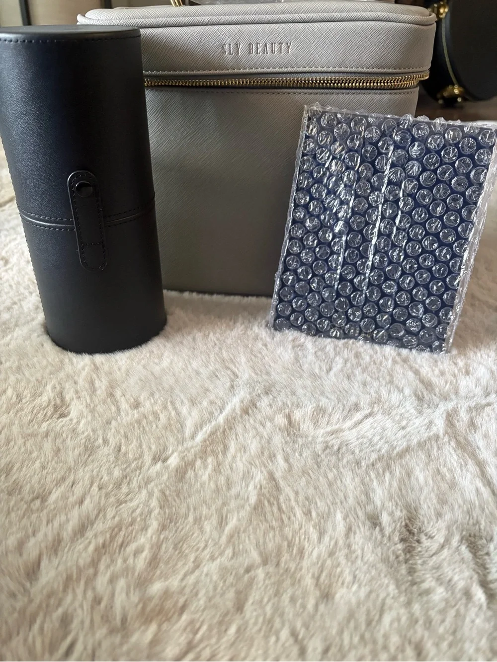 SLY Beauty The Ever Need Makeup Train Case Gray NWOT + Mirror & Brush Case